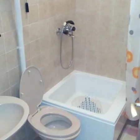 アパート With A View イェルサ