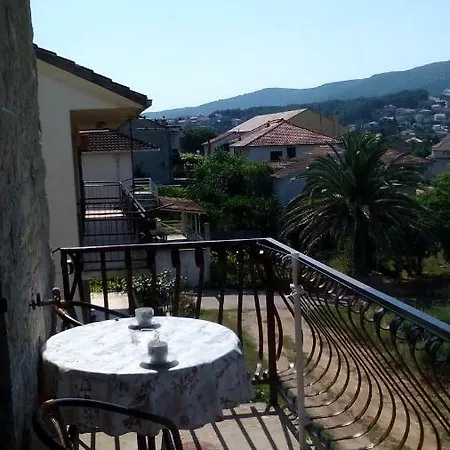 Apartman With A View Jelsa (Hvar)